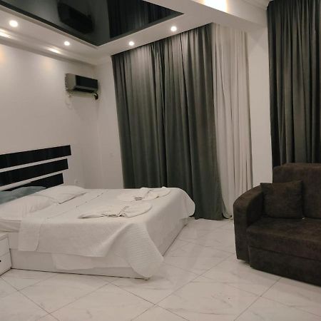 Golden Fish Hotel Μπατούμι Εξωτερικό φωτογραφία