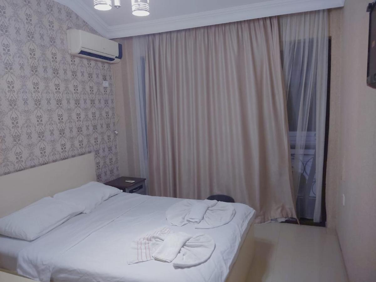 Golden Fish Hotel Μπατούμι Εξωτερικό φωτογραφία