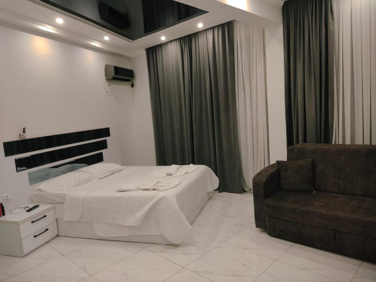 Golden Fish Hotel Μπατούμι Εξωτερικό φωτογραφία